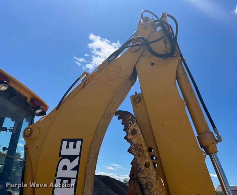 image for item EK8608 2003 John Deere 410G backhoe