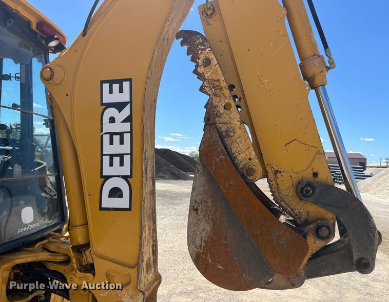 image for item EK8608 2003 John Deere 410G backhoe