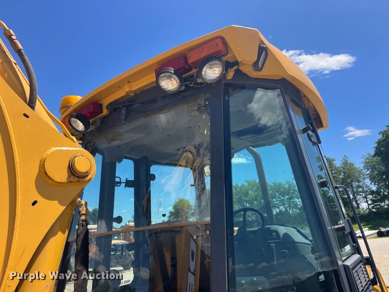 image for item EK8608 2003 John Deere 410G backhoe