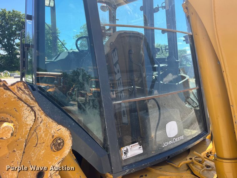 image for item EK8608 2003 John Deere 410G backhoe