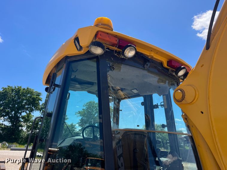 image for item EK8608 2003 John Deere 410G backhoe