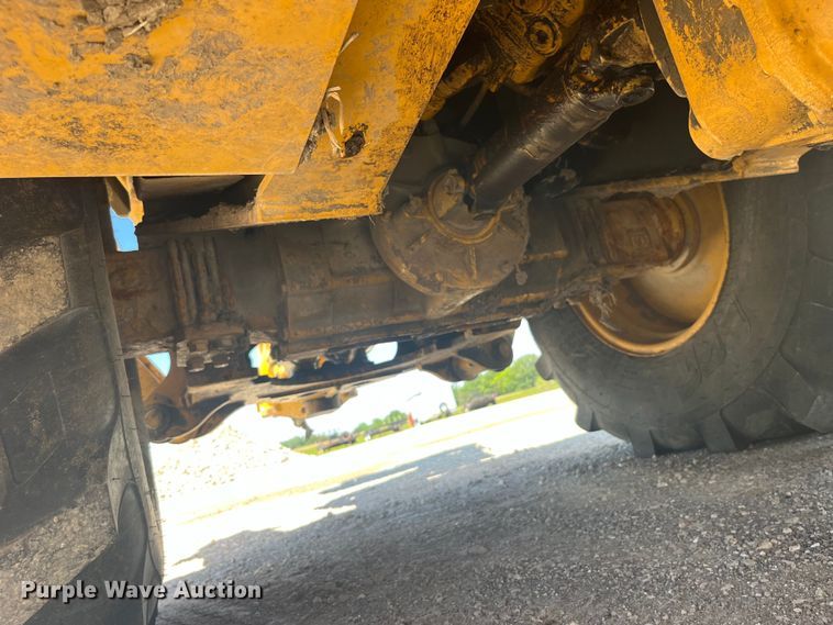 image for item EK8608 2003 John Deere 410G backhoe