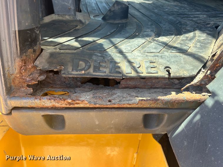 image for item EK8608 2003 John Deere 410G backhoe