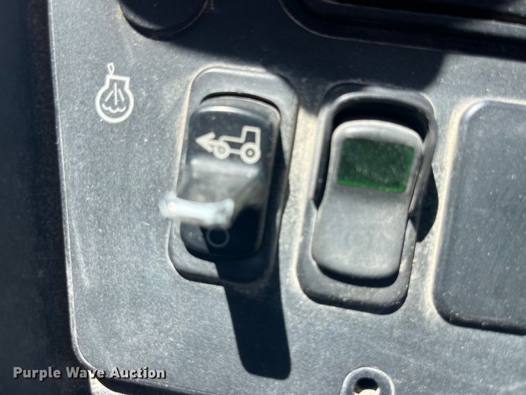 image for item EK8608 2003 John Deere 410G backhoe