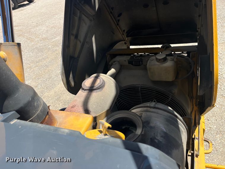 image for item EK8608 2003 John Deere 410G backhoe