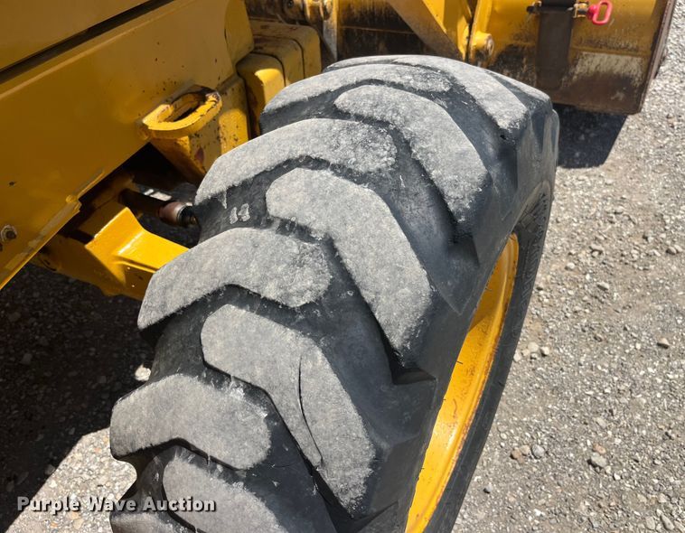 image for item EK8608 2003 John Deere 410G backhoe