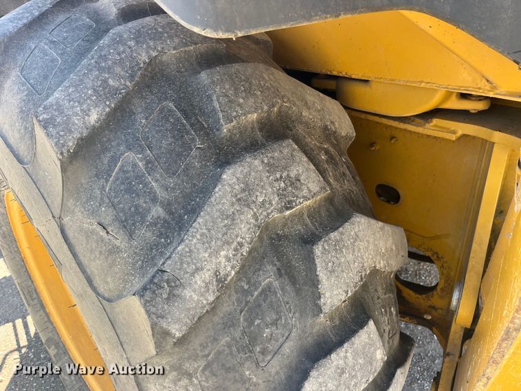 image for item EK8608 2003 John Deere 410G backhoe