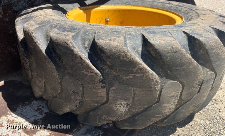 image for item EK8608 2003 John Deere 410G backhoe