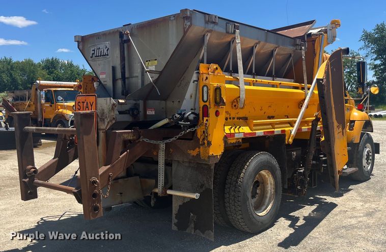 image for item EK8611 2006 International  7400 dump truck