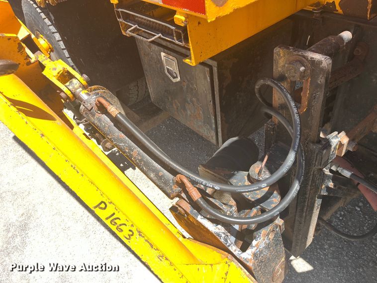 image for item EK8611 2006 International  7400 dump truck