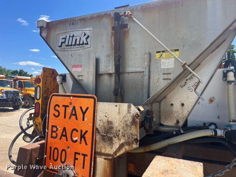 image for item EK8611 2006 International  7400 dump truck