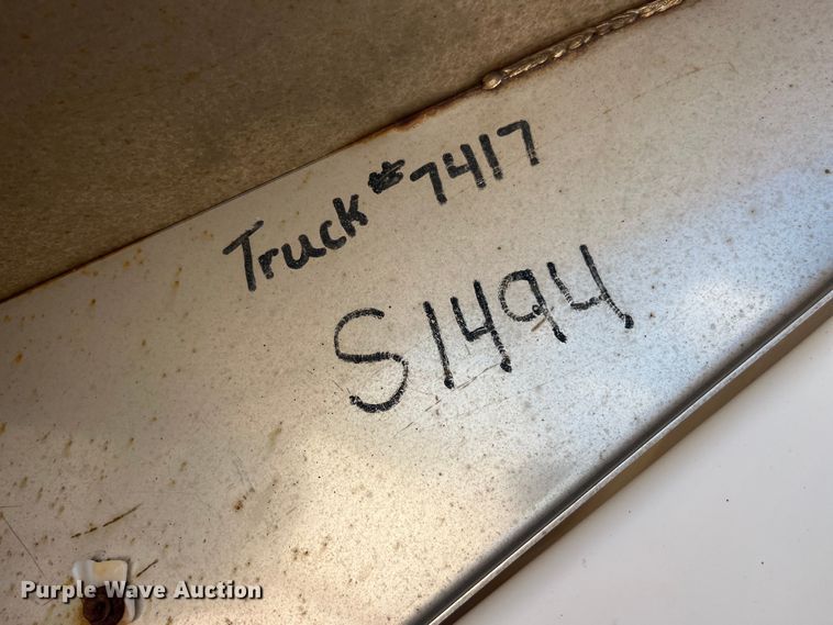 image for item EK8611 2006 International  7400 dump truck