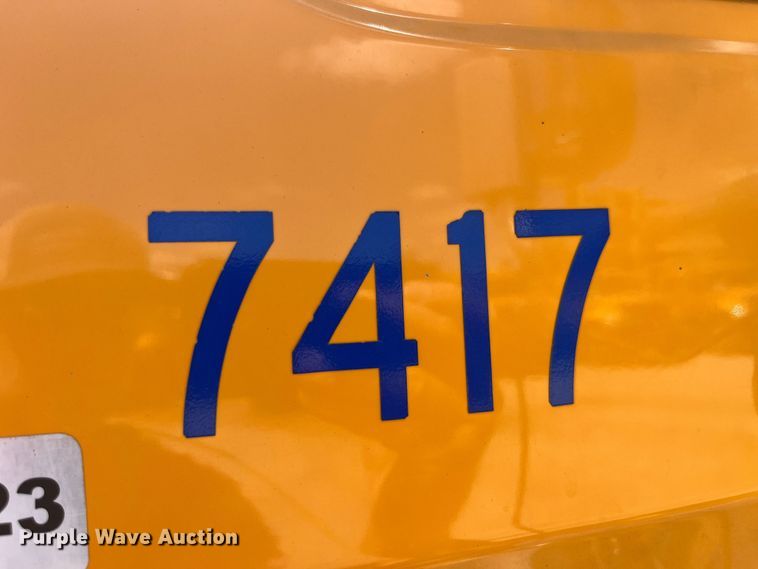 image for item EK8611 2006 International  7400 dump truck