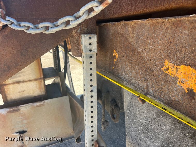 image for item EK8611 2006 International  7400 dump truck