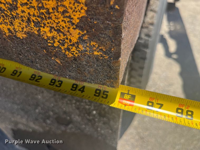 image for item EK8611 2006 International  7400 dump truck