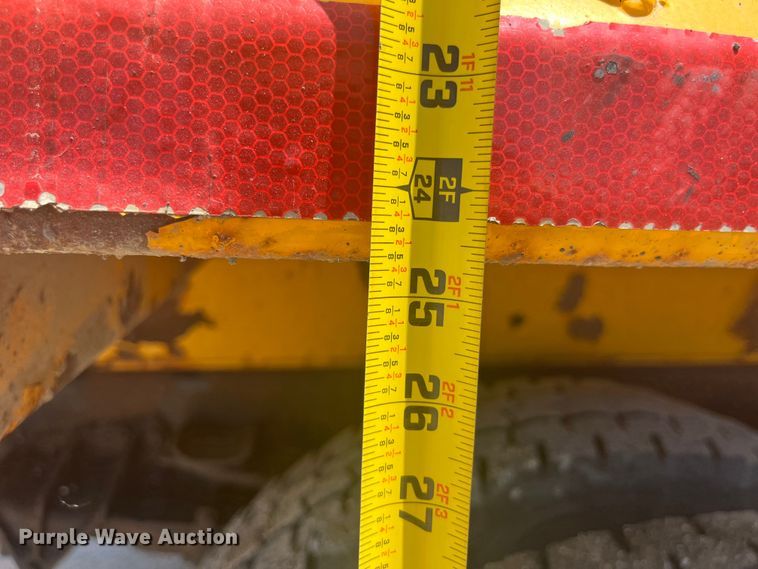 image for item EK8611 2006 International  7400 dump truck