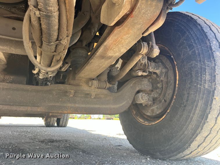 image for item EK8611 2006 International  7400 dump truck