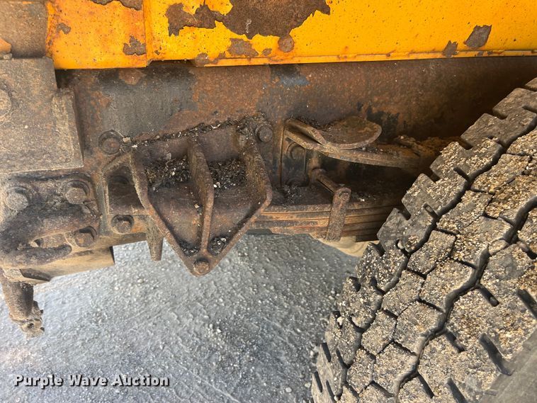 image for item EK8611 2006 International  7400 dump truck