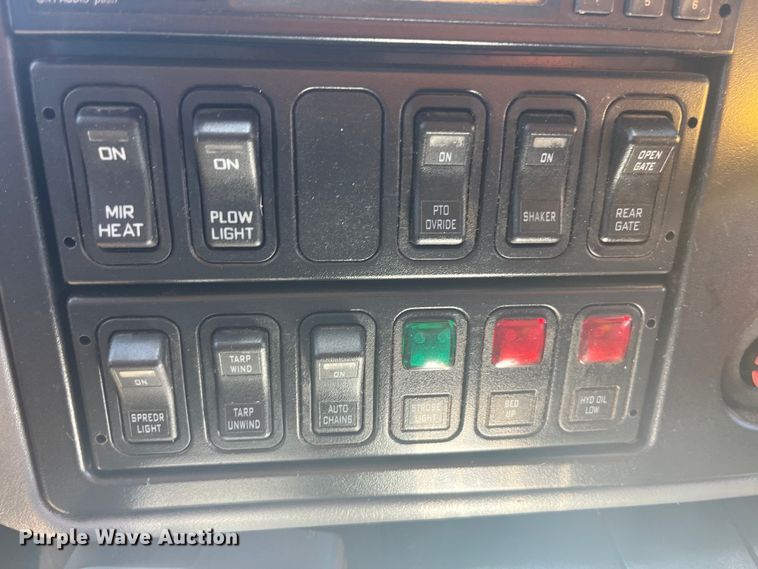 image for item EK8611 2006 International  7400 dump truck