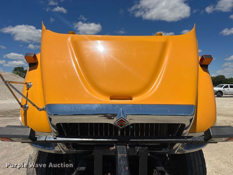 image for item EK8611 2006 International  7400 dump truck