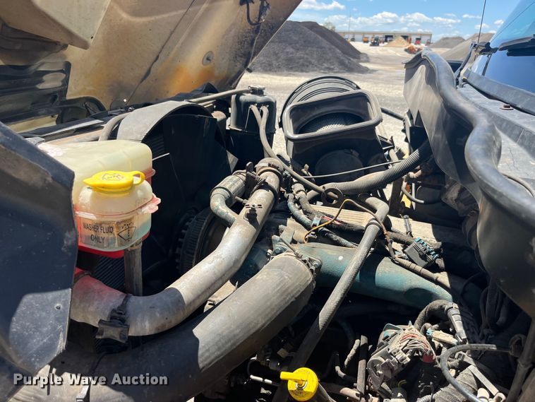 image for item EK8611 2006 International  7400 dump truck