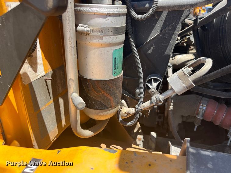 image for item EK8611 2006 International  7400 dump truck