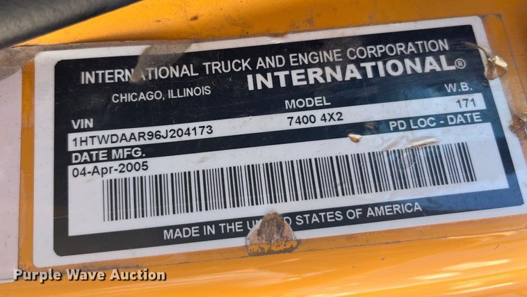image for item EK8611 2006 International  7400 dump truck