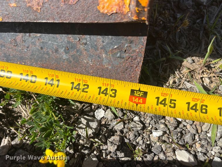 image for item EK8611 2006 International  7400 dump truck