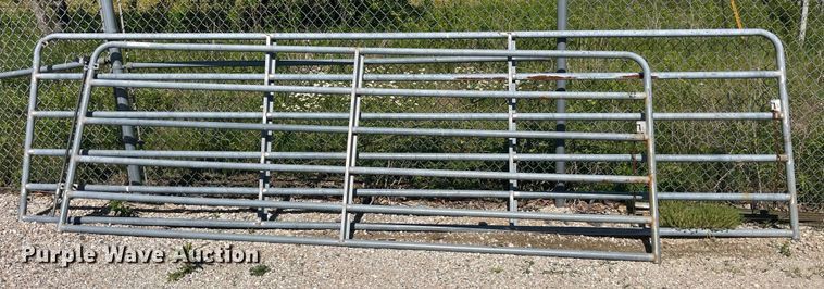 image for item EK8612 (2) livestock panels