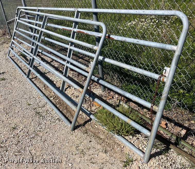 image for item EK8612 (2) livestock panels