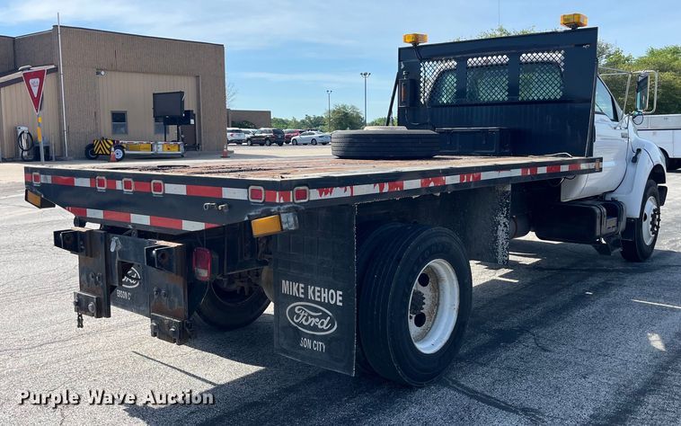 image for item EK8613 2003 Ford F650 Super Duty XL flatbed truck