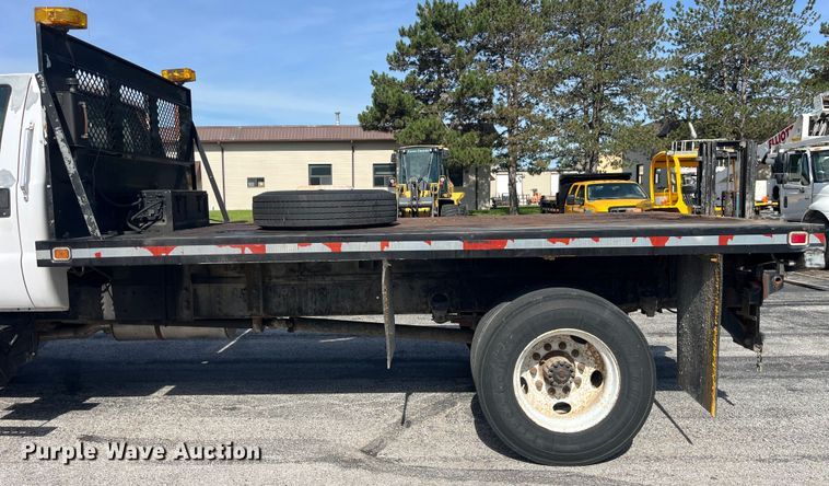 image for item EK8613 2003 Ford F650 Super Duty XL flatbed truck