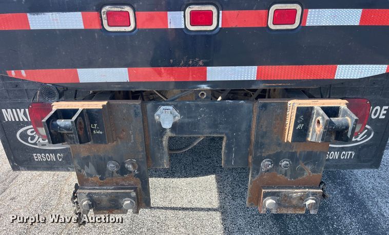 image for item EK8613 2003 Ford F650 Super Duty XL flatbed truck