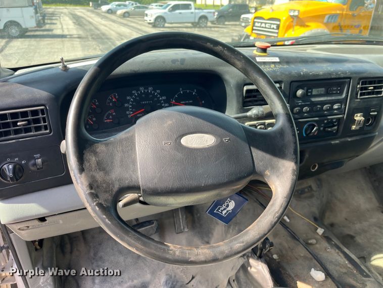 image for item EK8613 2003 Ford F650 Super Duty XL flatbed truck