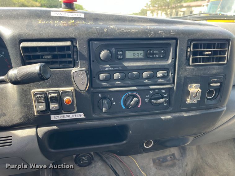 image for item EK8613 2003 Ford F650 Super Duty XL flatbed truck