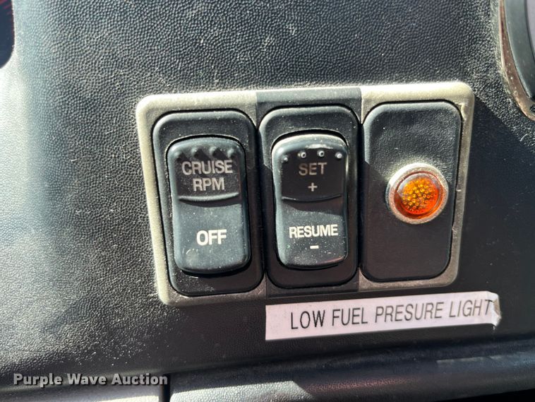 image for item EK8613 2003 Ford F650 Super Duty XL flatbed truck