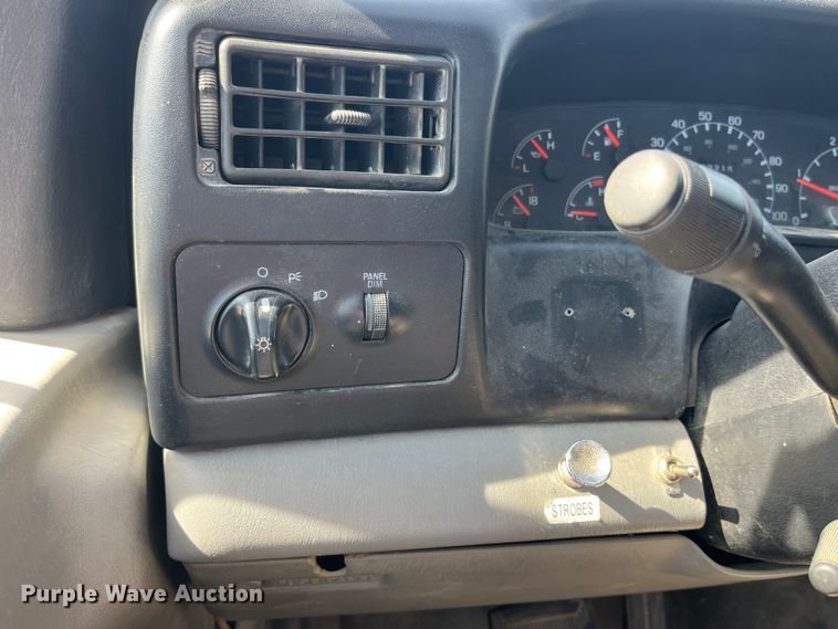 image for item EK8613 2003 Ford F650 Super Duty XL flatbed truck