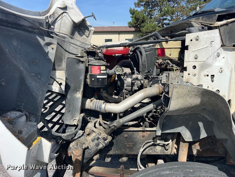 image for item EK8613 2003 Ford F650 Super Duty XL flatbed truck