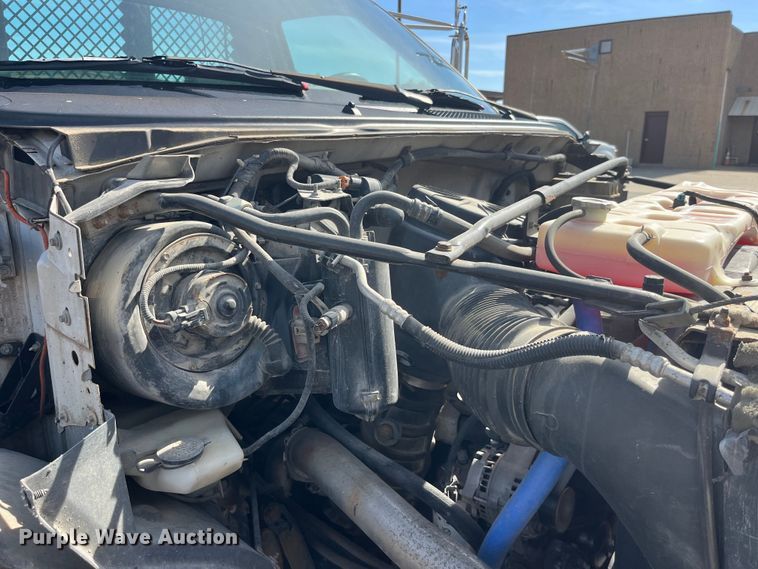 image for item EK8613 2003 Ford F650 Super Duty XL flatbed truck