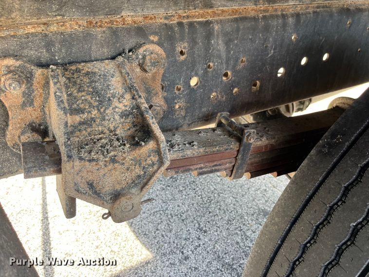 image for item EK8613 2003 Ford F650 Super Duty XL flatbed truck