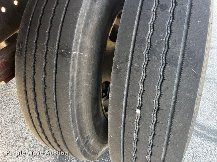 image for item EK8613 2003 Ford F650 Super Duty XL flatbed truck