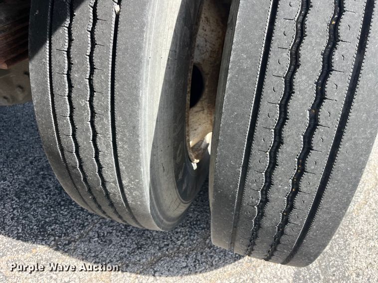 image for item EK8613 2003 Ford F650 Super Duty XL flatbed truck