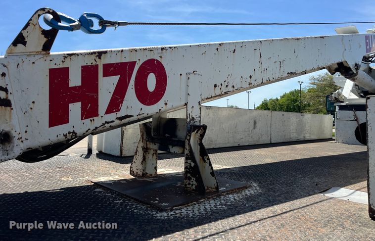 image for item EK8614 2005 International  4300 bucket truck