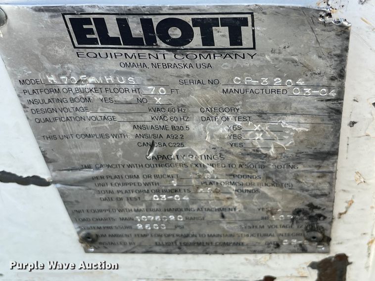 image for item EK8614 2005 International  4300 bucket truck