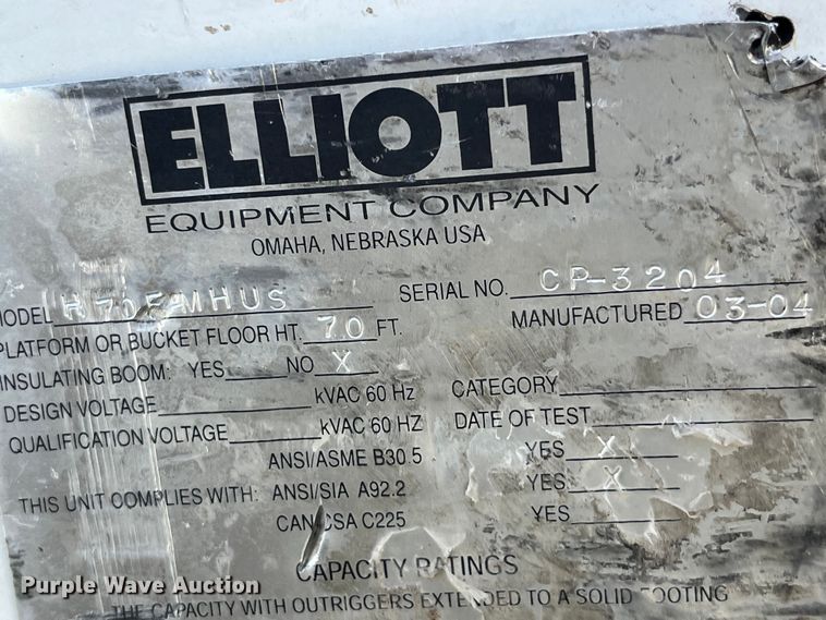 image for item EK8614 2005 International  4300 bucket truck