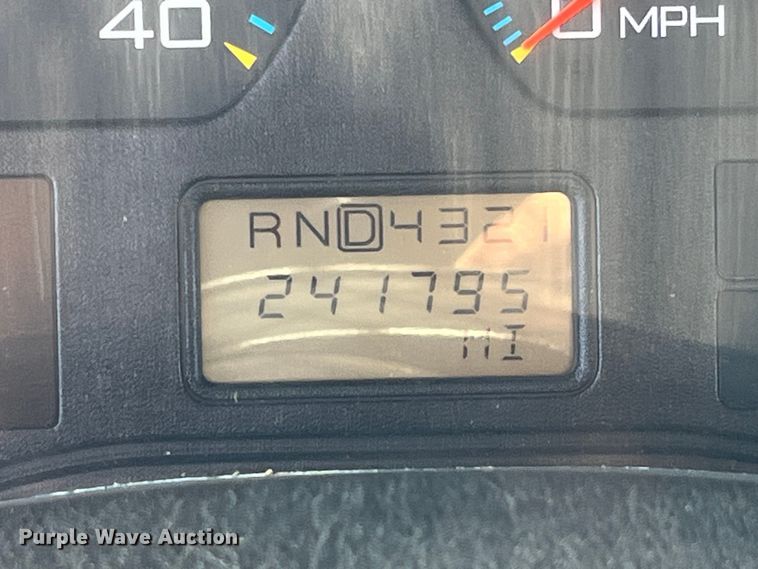 image for item EK8614 2005 International  4300 bucket truck