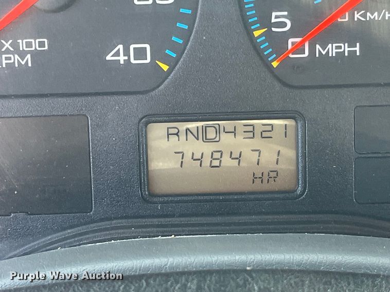 image for item EK8614 2005 International  4300 bucket truck