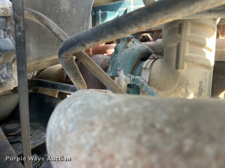 image for item EK8614 2005 International  4300 bucket truck