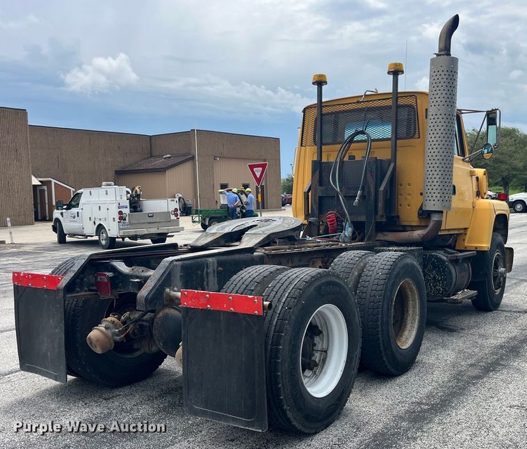 image for item EK8619 1995 Ford L9000 semi truck