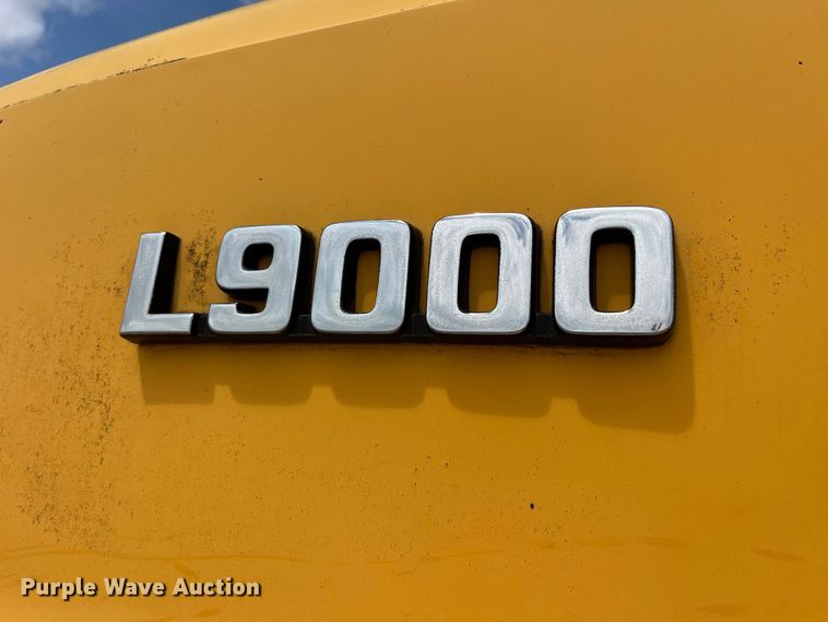 image for item EK8619 1995 Ford L9000 semi truck